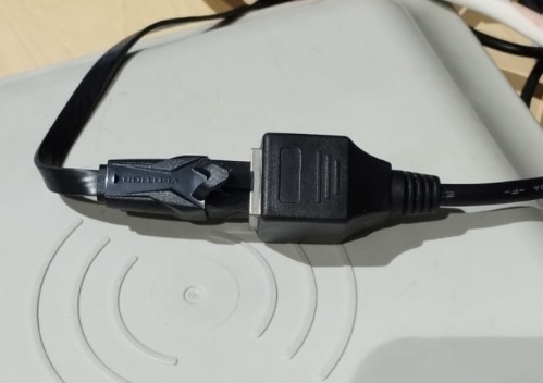 Hubungkan port ethernet